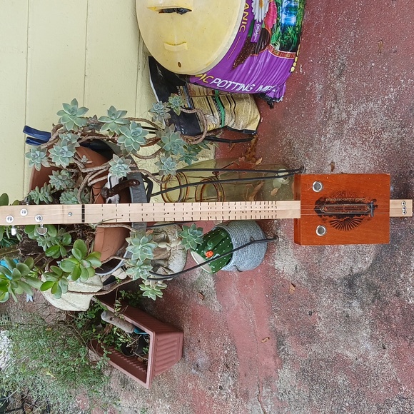 Homemade guitars  made by Ron smith - Picture 3 of 6